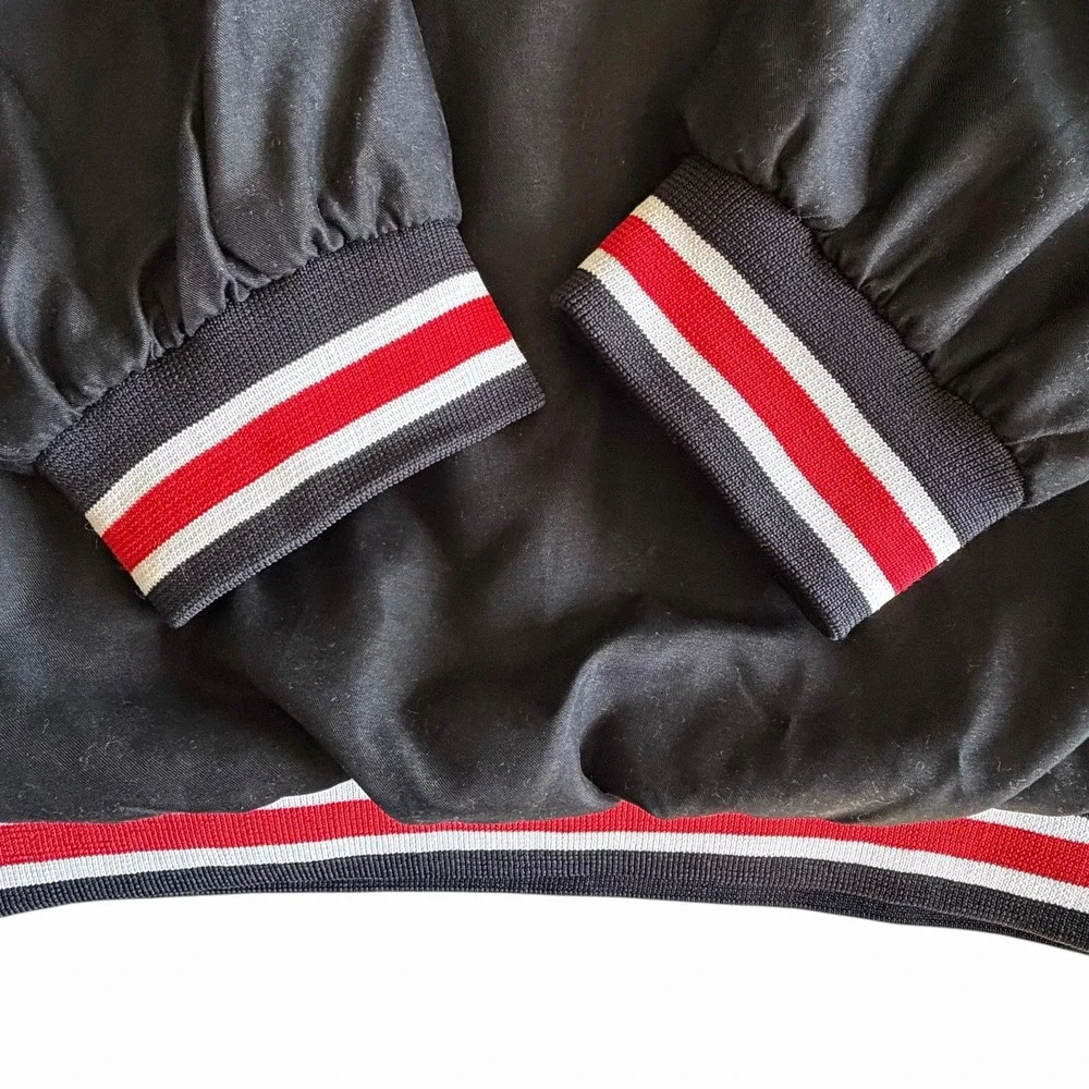 Vintage 90's Reebok NBA Chicago Bulls Black V-neck Warm Up Pullover Jacket XL